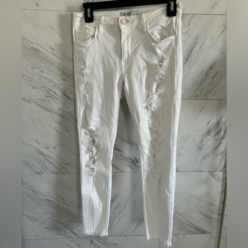 JBD white ripped 25